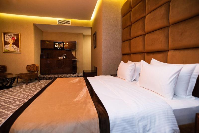 Gallery Art Hotel - Oda