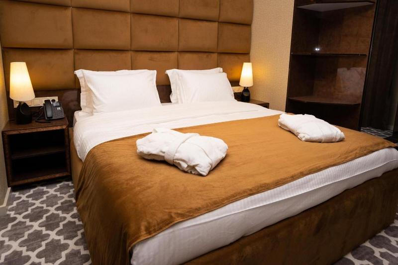 Gallery Art Hotel - Oda