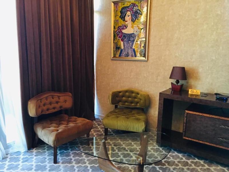 Gallery Art Hotel - Oda