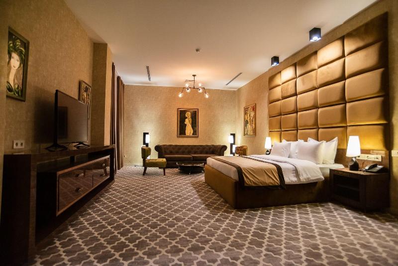 Gallery Art Hotel - Oda
