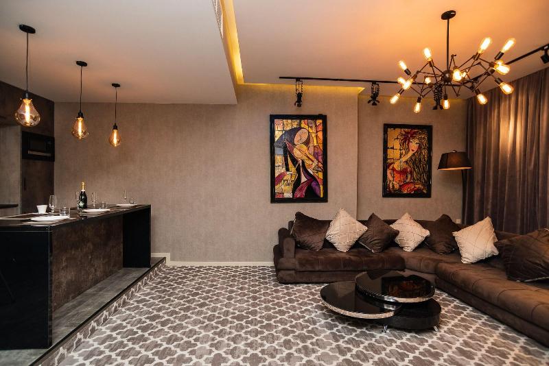 Gallery Art Hotel - Oda