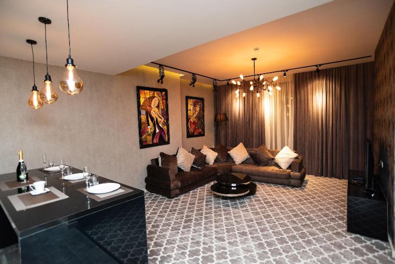 Gallery Art Hotel - Oda