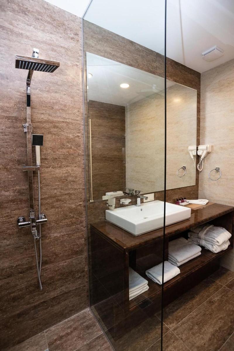 Gallery Art Hotel - Oda