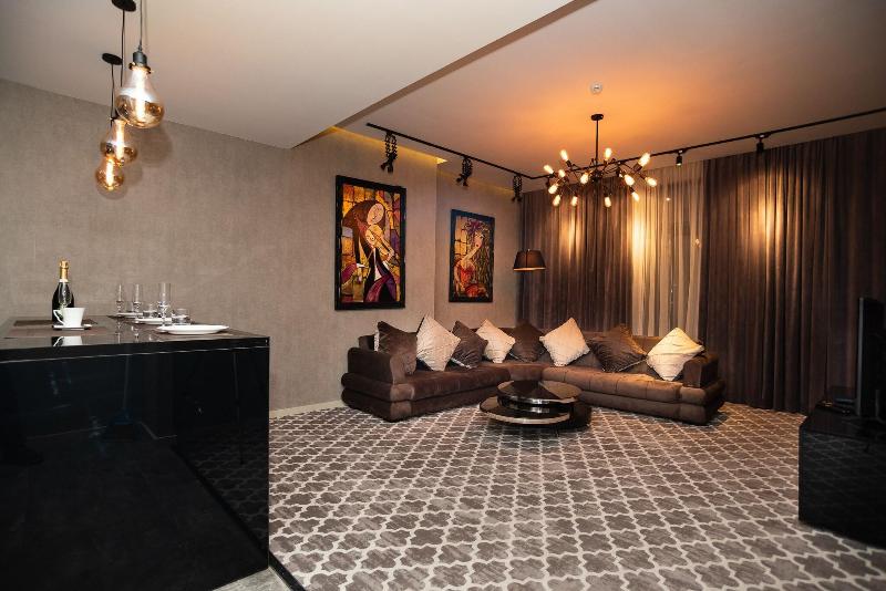 Gallery Art Hotel - Oda