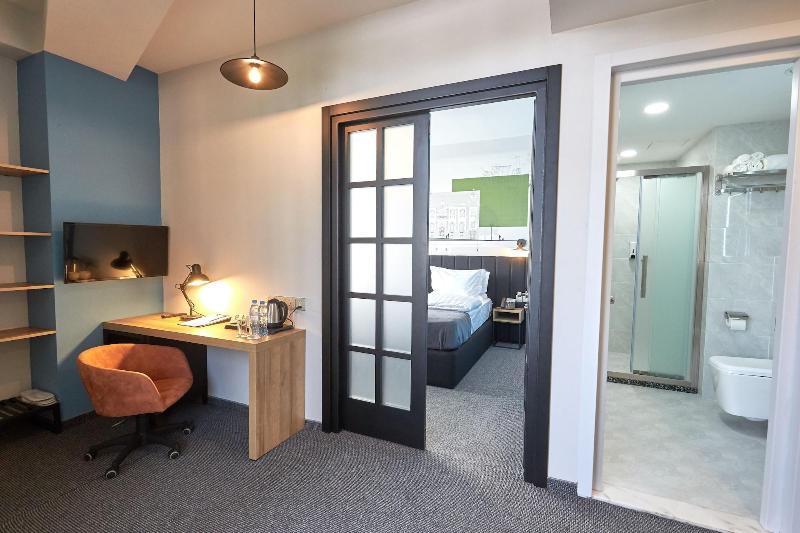 Graphica Tbilisi Hotel - Oda