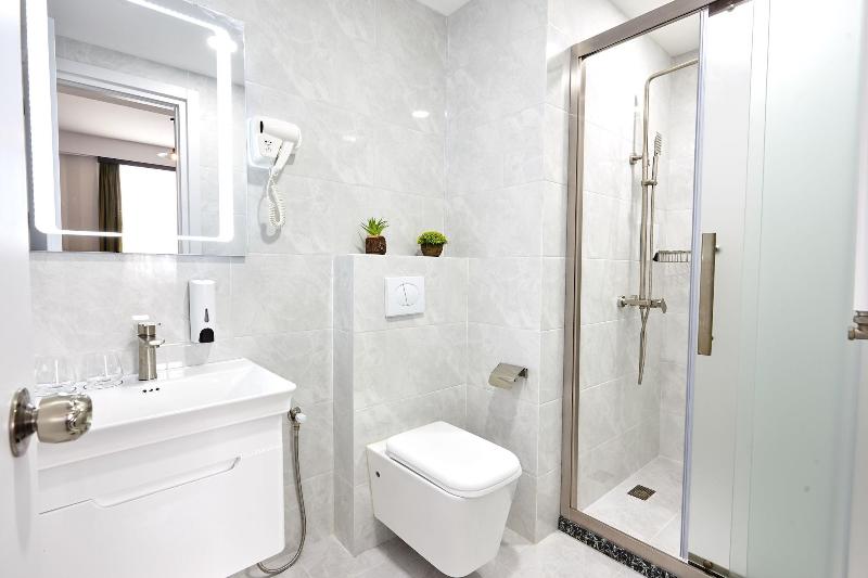 Graphica Tbilisi Hotel - Oda