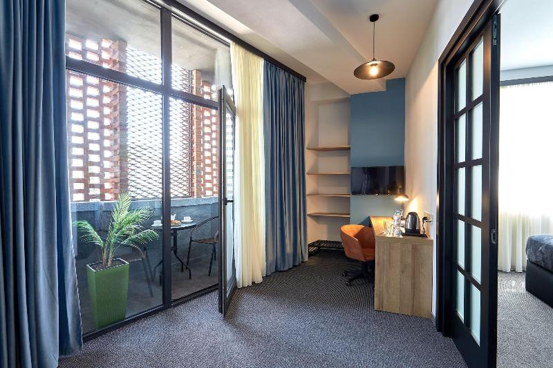 Graphica Tbilisi Hotel - Oda