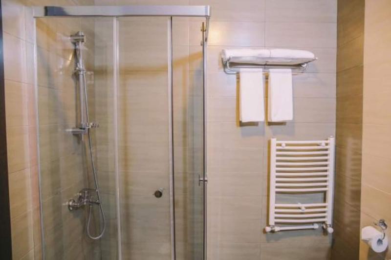 Good Aura Hotel - Oda