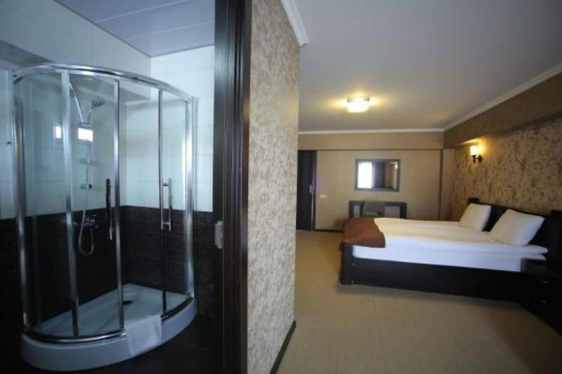 Good Aura Hotel - Oda