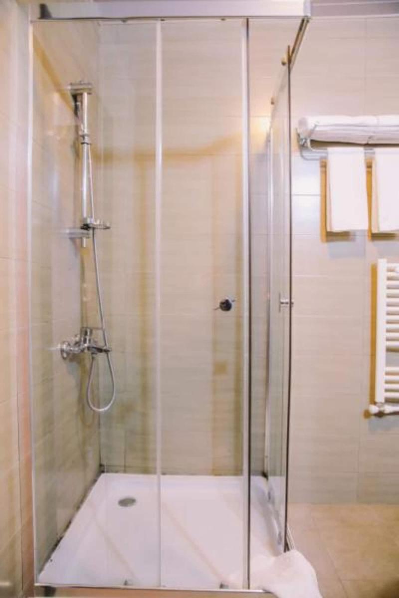 Good Aura Hotel - Oda