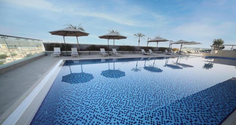 Novotel Jumeirah Village Triangle - Havuz