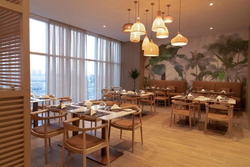 Novotel Jumeirah Village Triangle - Restoran