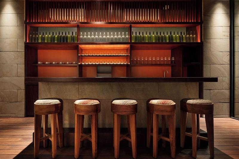 Isoras Cikarang - Bar
