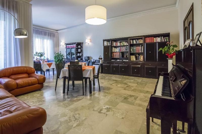 Villa Lazzari B&B Tra i due Mari - Restoran