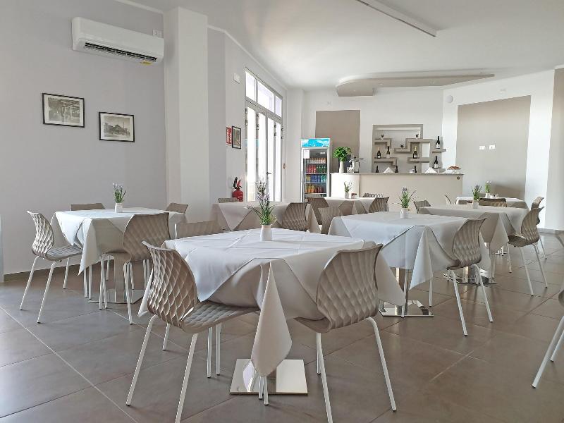 Travini Hotel Residence - Restoran