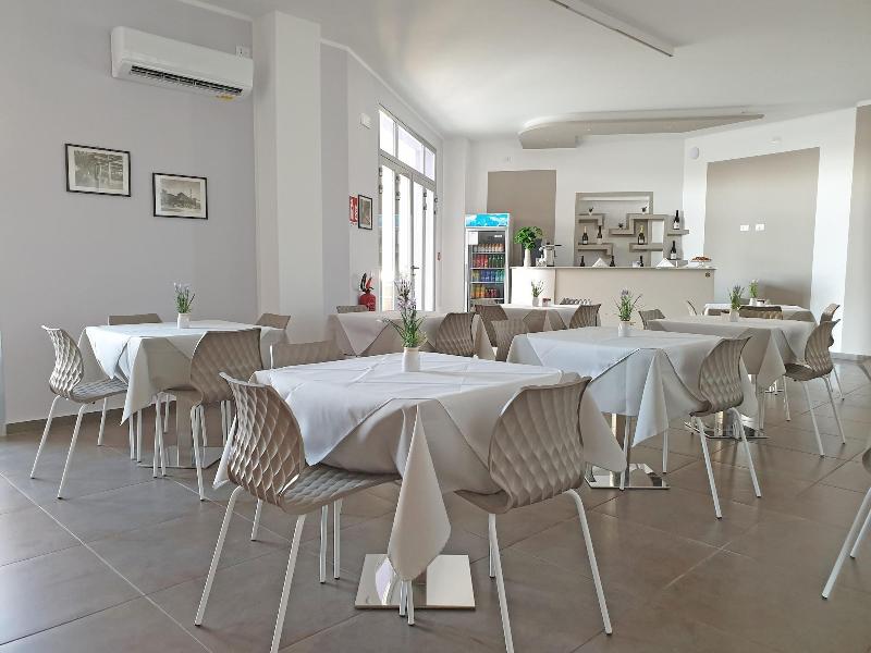 Travini Hotel Residence - Restoran