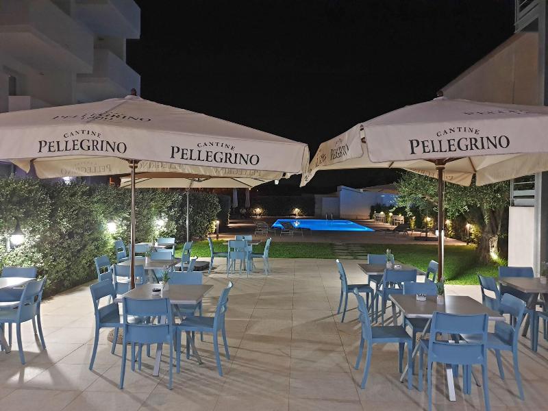 Travini Hotel Residence - Teras