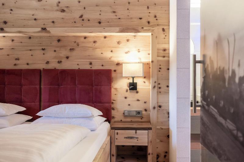 Dolomites Nature Hotel Vigilerhof - Oda