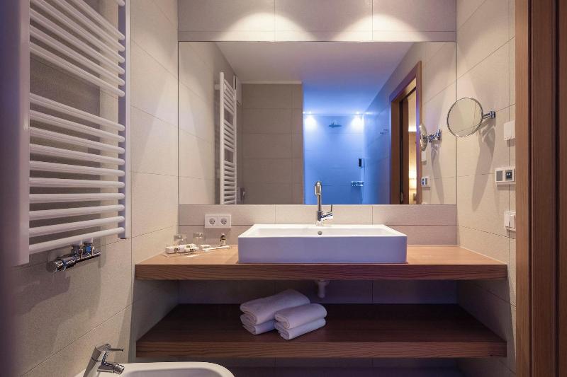 Dolomites Nature Hotel Vigilerhof - Oda