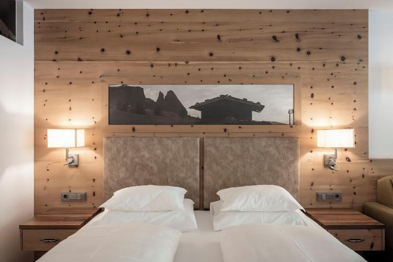 Dolomites Nature Hotel Vigilerhof - Oda