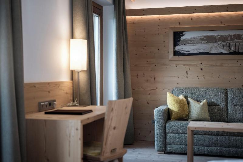 Dolomites Nature Hotel Vigilerhof - Oda