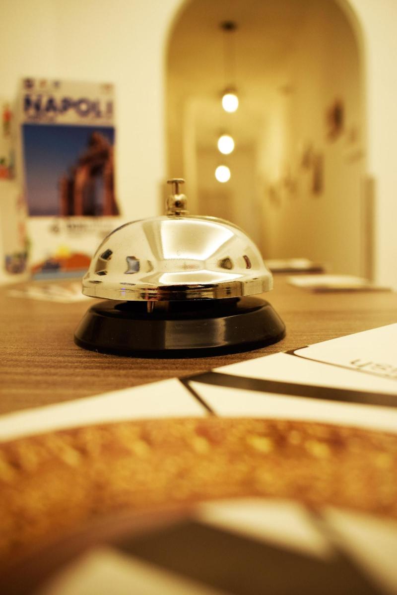 Neapolis Pie - Lobi