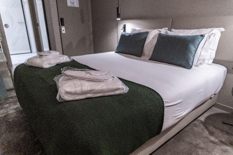 Omid Saldanha Hotel - Oda