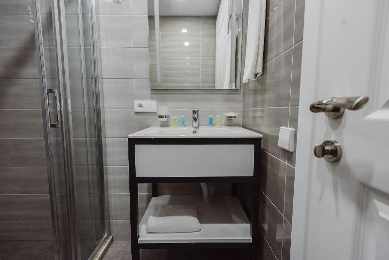 Boulevard Hotel Batumi - Oda