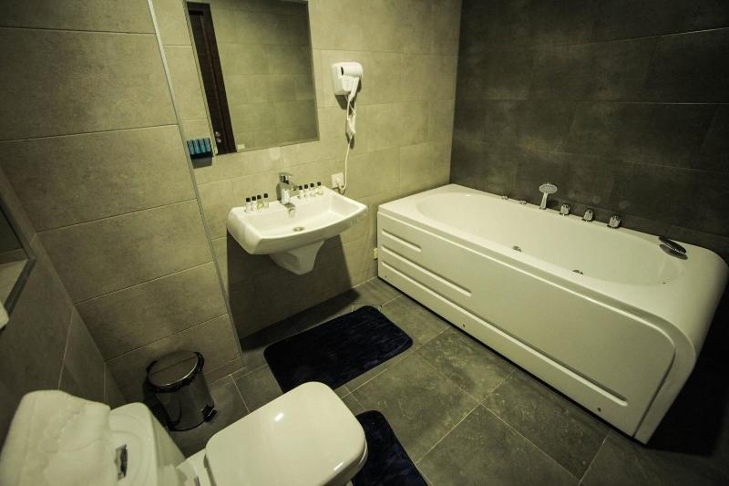 Borjomi Underwood Hotel - Oda