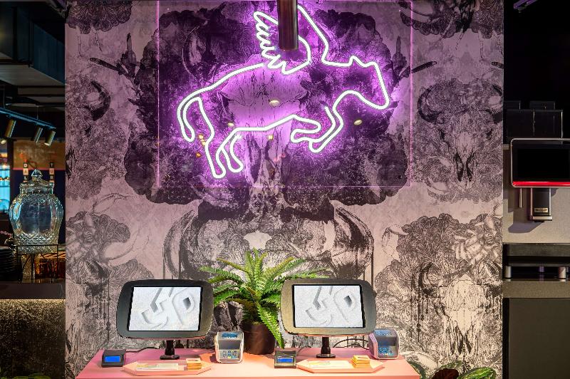 Yotel Manchester Deansgate - Lobi