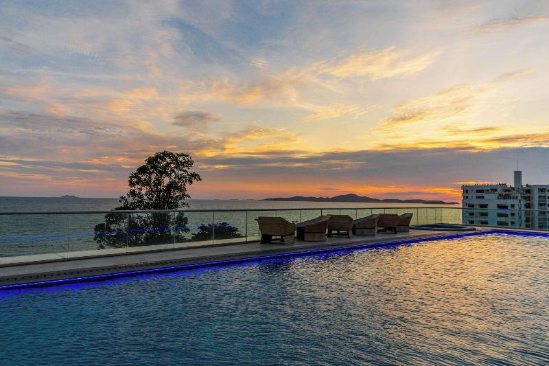 The Sanctuary Resort Pattaya BW Signature - Havuz