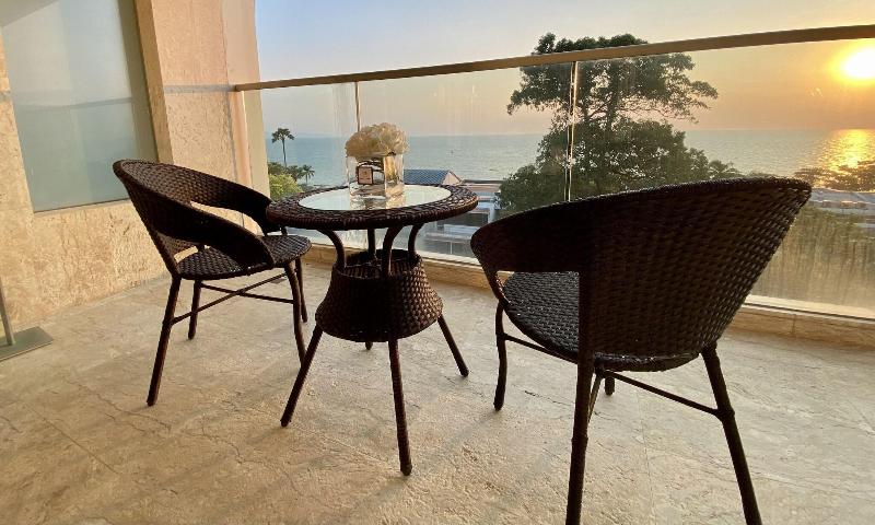 The Sanctuary Resort Pattaya BW Signature - Teras