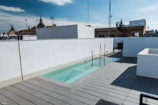 Welldone Quality-Crystal Pool fotoÄŸrafÄ±