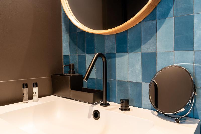 Welldone Quality-Crystal Pool - Oda