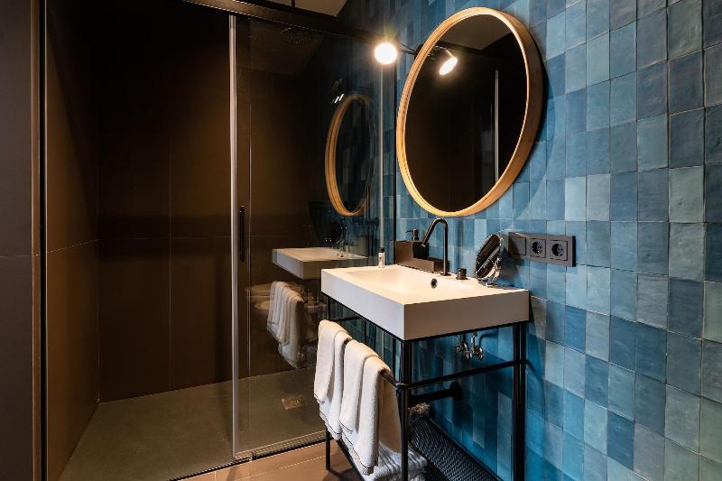 Welldone Quality-Crystal Pool - Oda