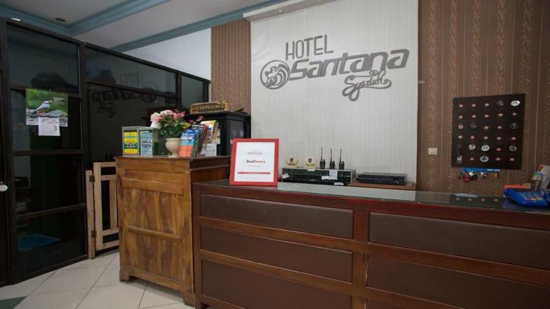Hotel Santana Syariah by ZUZU - Lobi