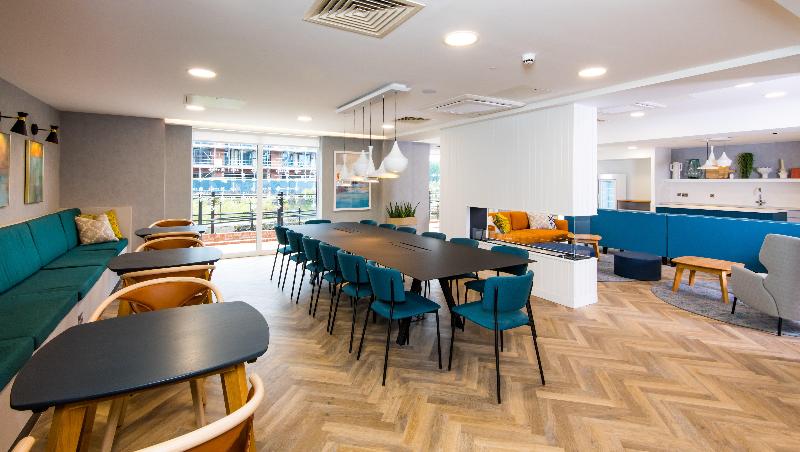 Staybridge Suites Cardiff - Restoran