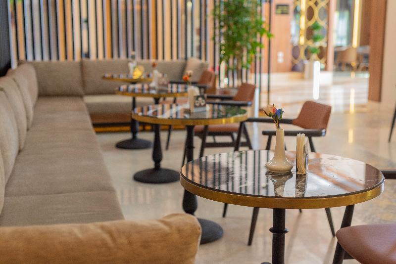 Emerald Hotel - Lobi