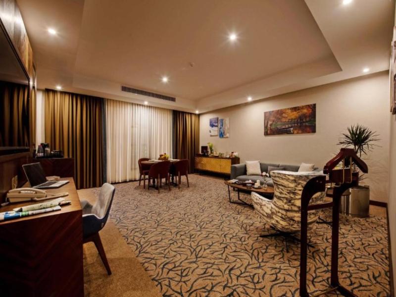 Emerald Hotel - Oda