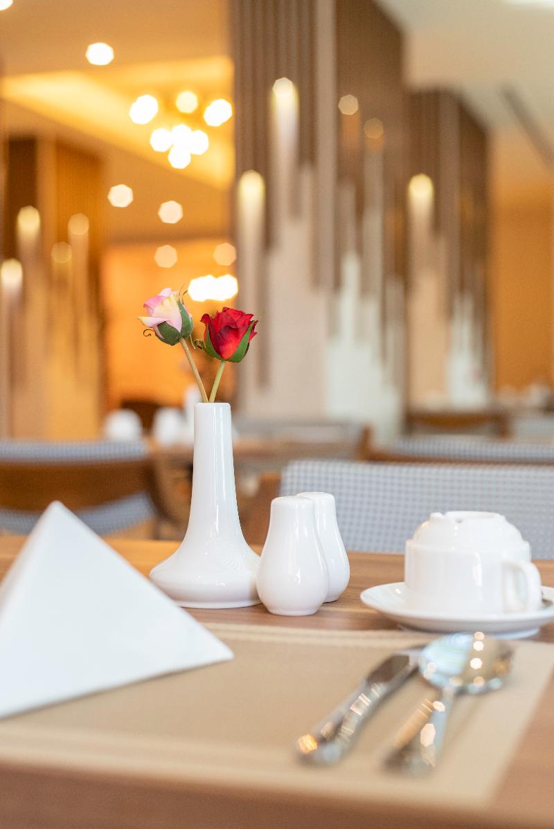 Emerald Hotel - Restoran
