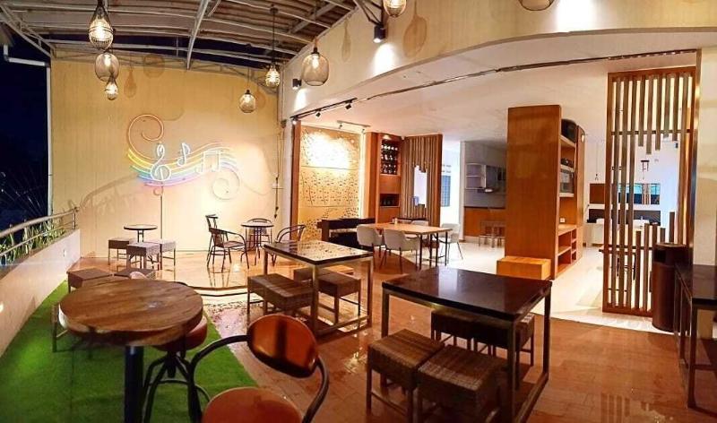 Arawa Traveller's Inn Makassar - Hostel - Restoran