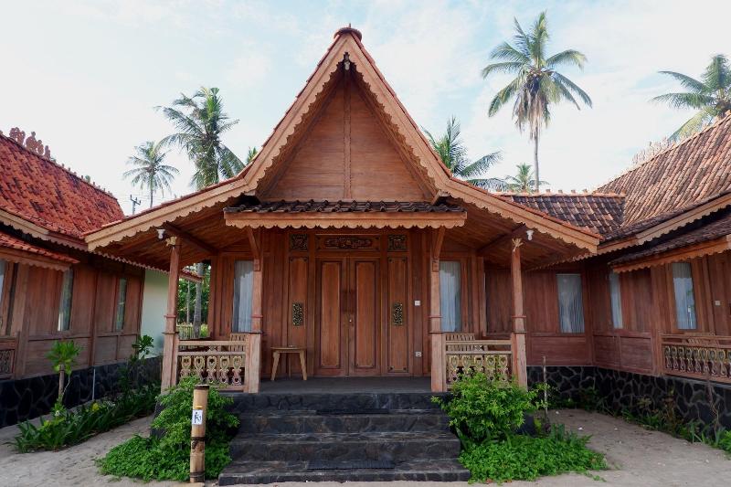 Blue Harbor Beachfront Villas & Resto - Genel