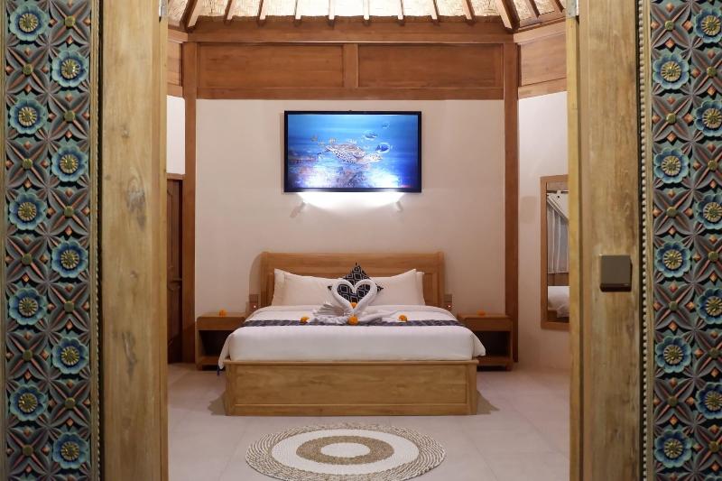 Blue Harbor Beachfront Villas & Resto - Oda