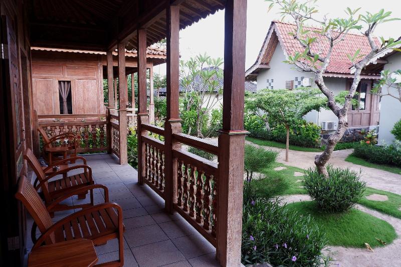 Blue Harbor Beachfront Villas & Resto - Oda