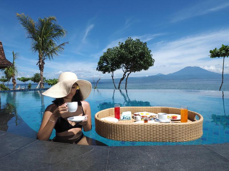 Blue Harbor Beachfront Villas & Resto - Havuz