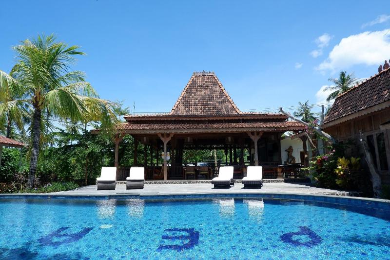 Blue Harbor Beachfront Villas & Resto - Restoran