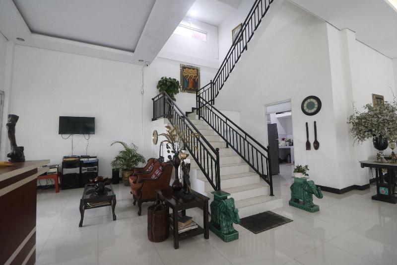 Formerly Reddoorz Near Lampung Walk - Lobi