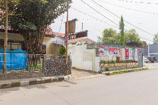 Formerly Reddoorz Near Pasar Pagi Cirebon 2 fotoÄŸrafÄ±