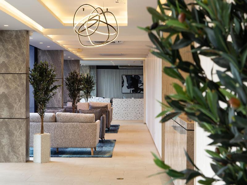 KOS Hotel Suvarnabhumi Airport - Lobi