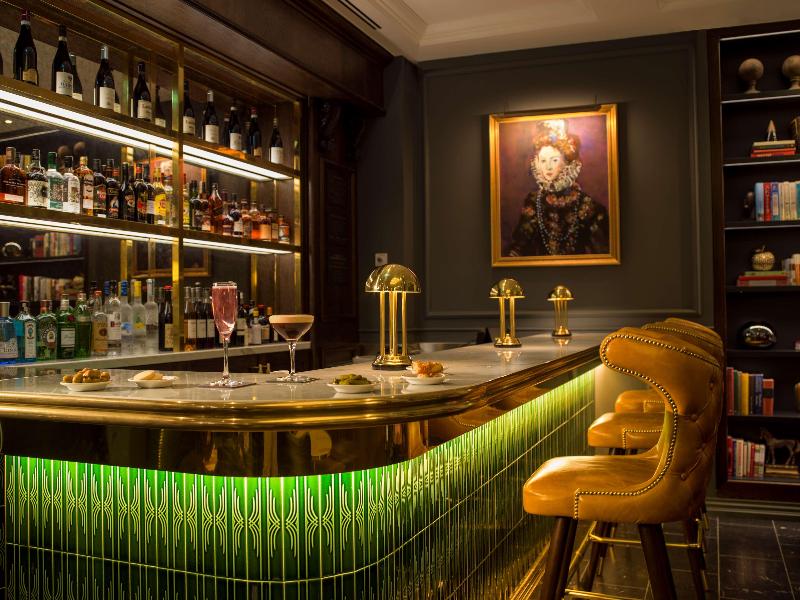 The Guardsman - Bar